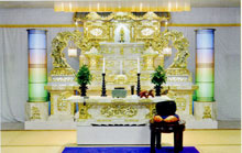 家族葬　青龍殿　金堂祭壇